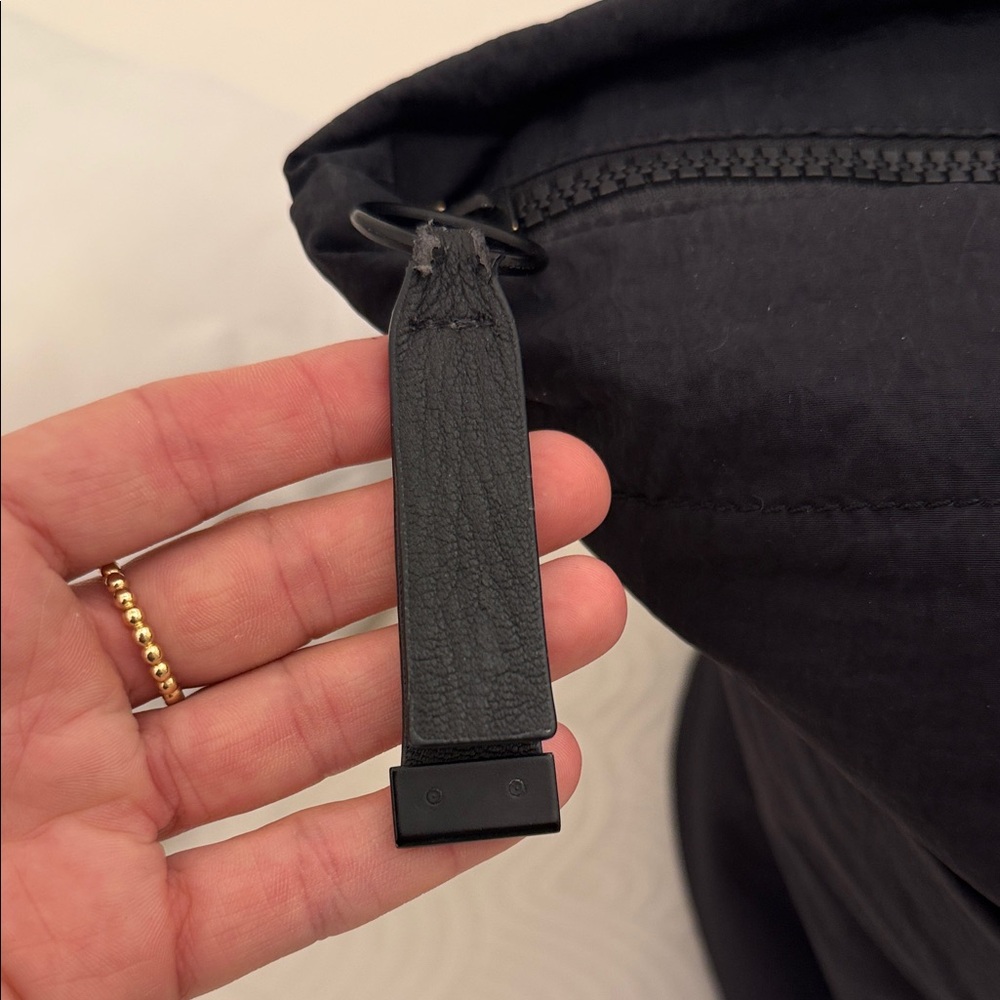 Lululemon On My Level Duffle Bag - Picture 2 of 12